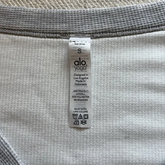 Alo Yoga Micro Waffle Pleasant Cropped Henley - Athletic Heather Grey - Picture 2 of 5